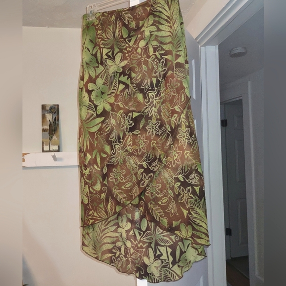 Skirt w/ Jungle Plants Design - Picture 11 of 14